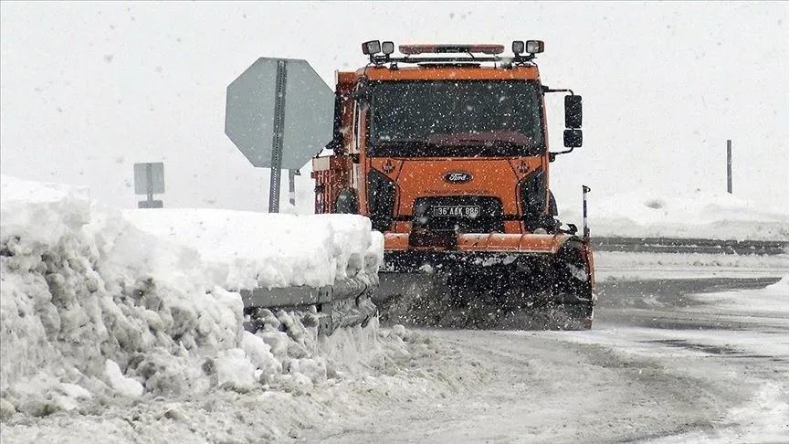 Erzurum, Kars ve Ardahan'da kar ile soğuk hava etkisini sürdürüyor