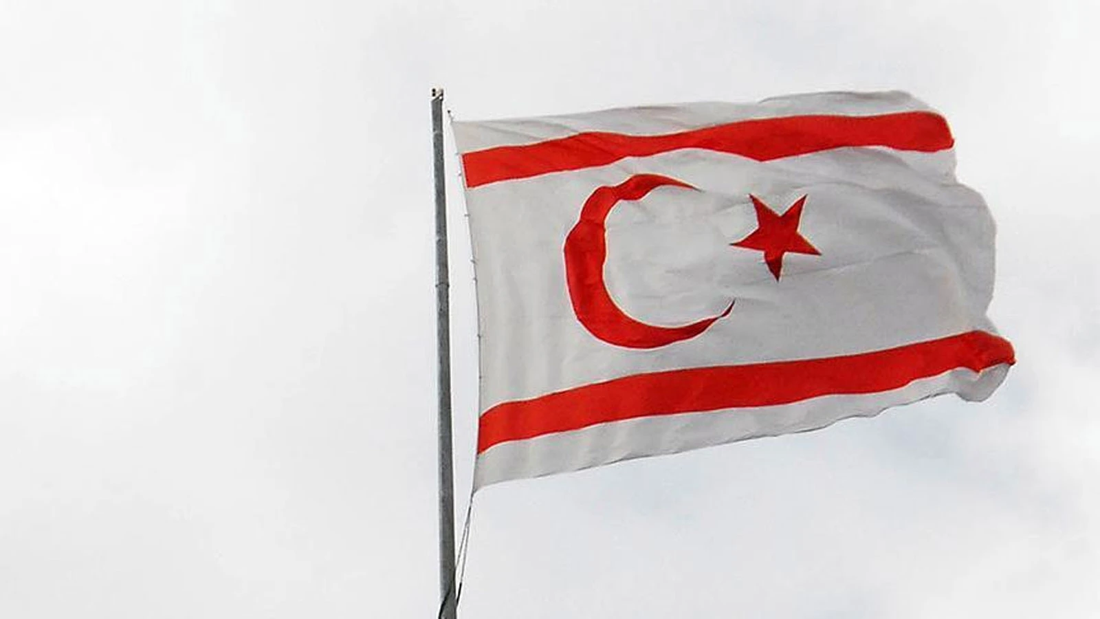 KKTC’de kız öğrenciler ortaokullarda "bone ve bandana" ile derse girebilecek