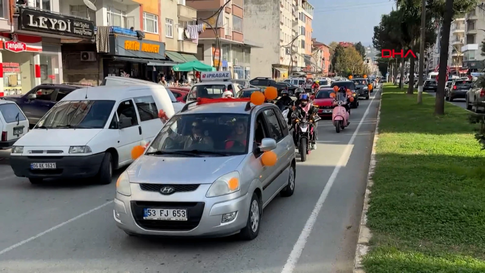 Rize'de 25 Kasım konvoyu: Şiddete karşı direksiyonda şehir turu