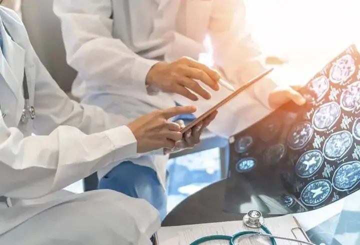 Beyin pili tedavisiyle parkinson hastalarında titreme azalıyor