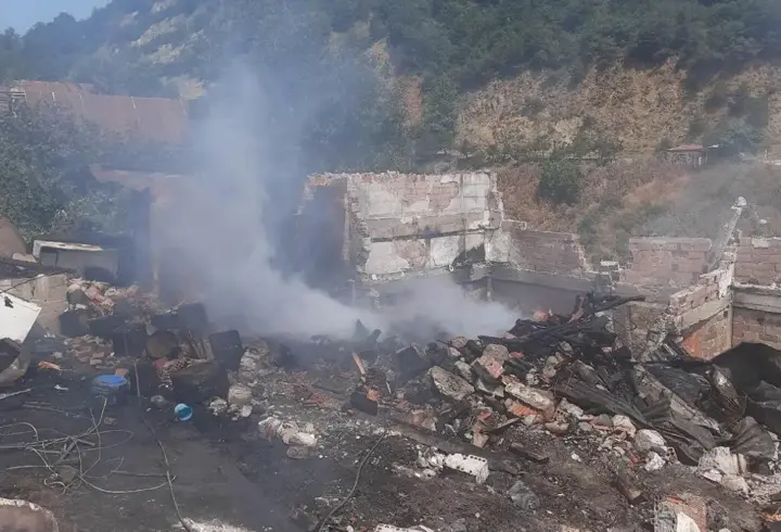 Bakan Kurum: 3 ilde çıkan yangınlarda 9’u konut, 26 yapı hasar gördü