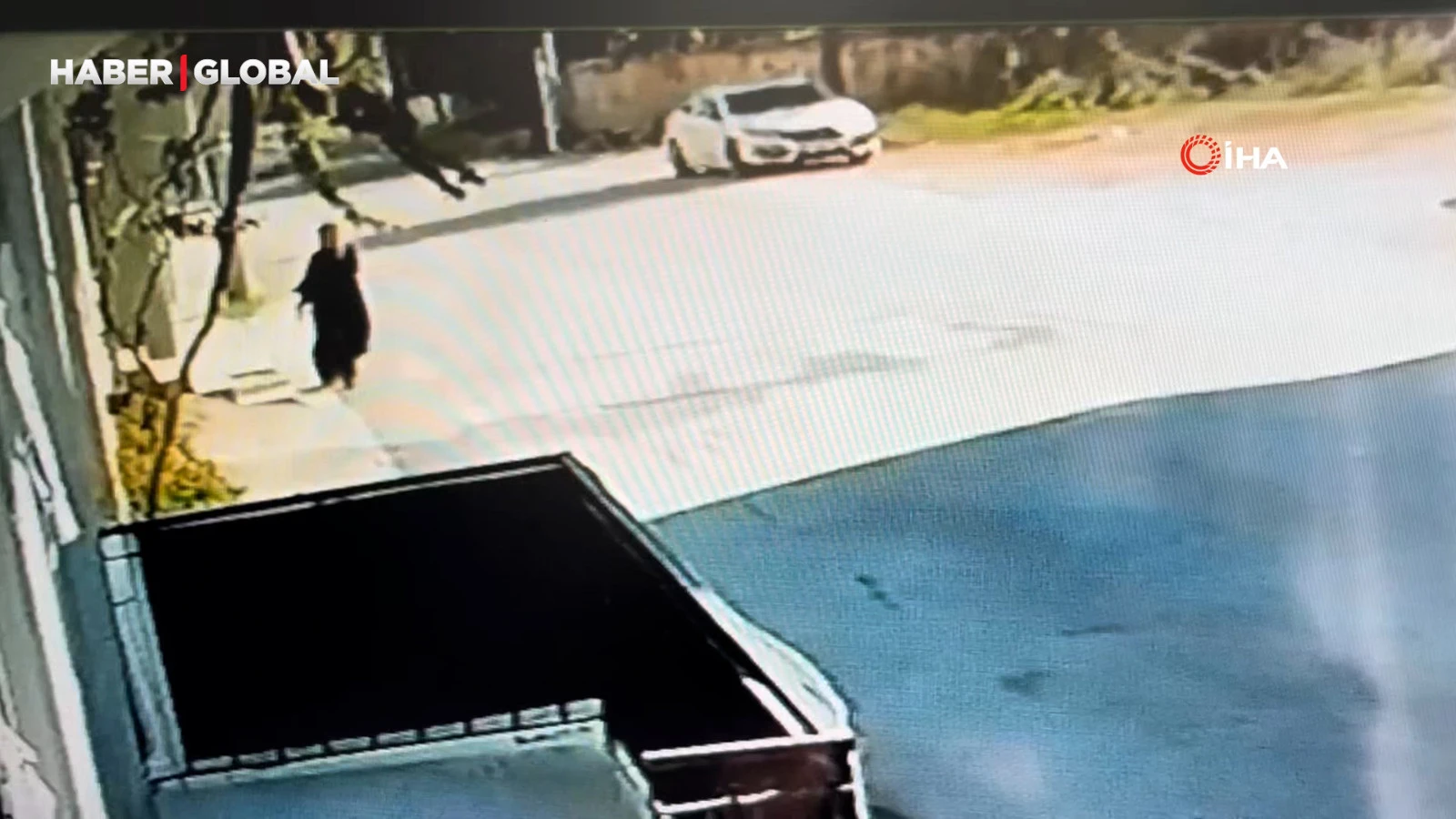 Telefonla Konuşurken Kapkaça Uğradı : O Anlar Kamerada