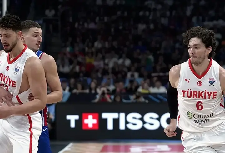 12 Dev Adam, son 16’ya lider gidiyor! Sırbistan’ı da devirdik
