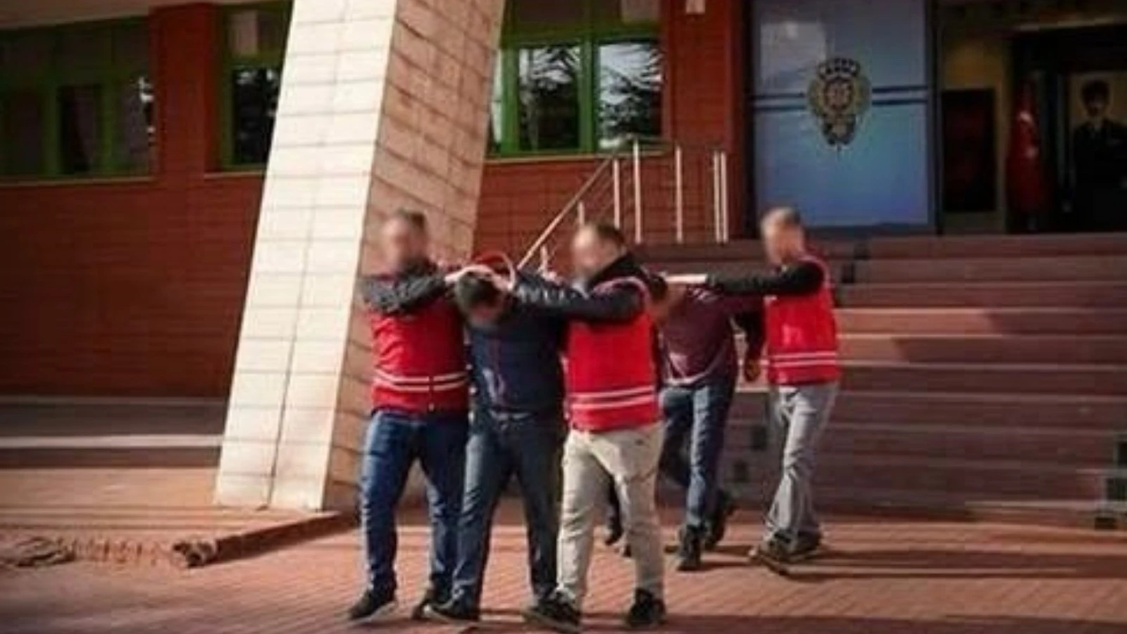 Isparta'da sosyal medya dolandırıcısı tutuklandı 