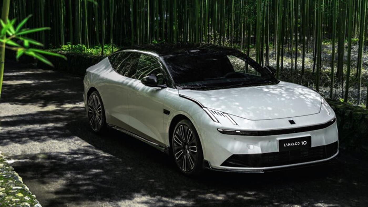 Geely'nin 523 beygirlik hibrit sedan modeli Çin'de ön satışa sunuldu
