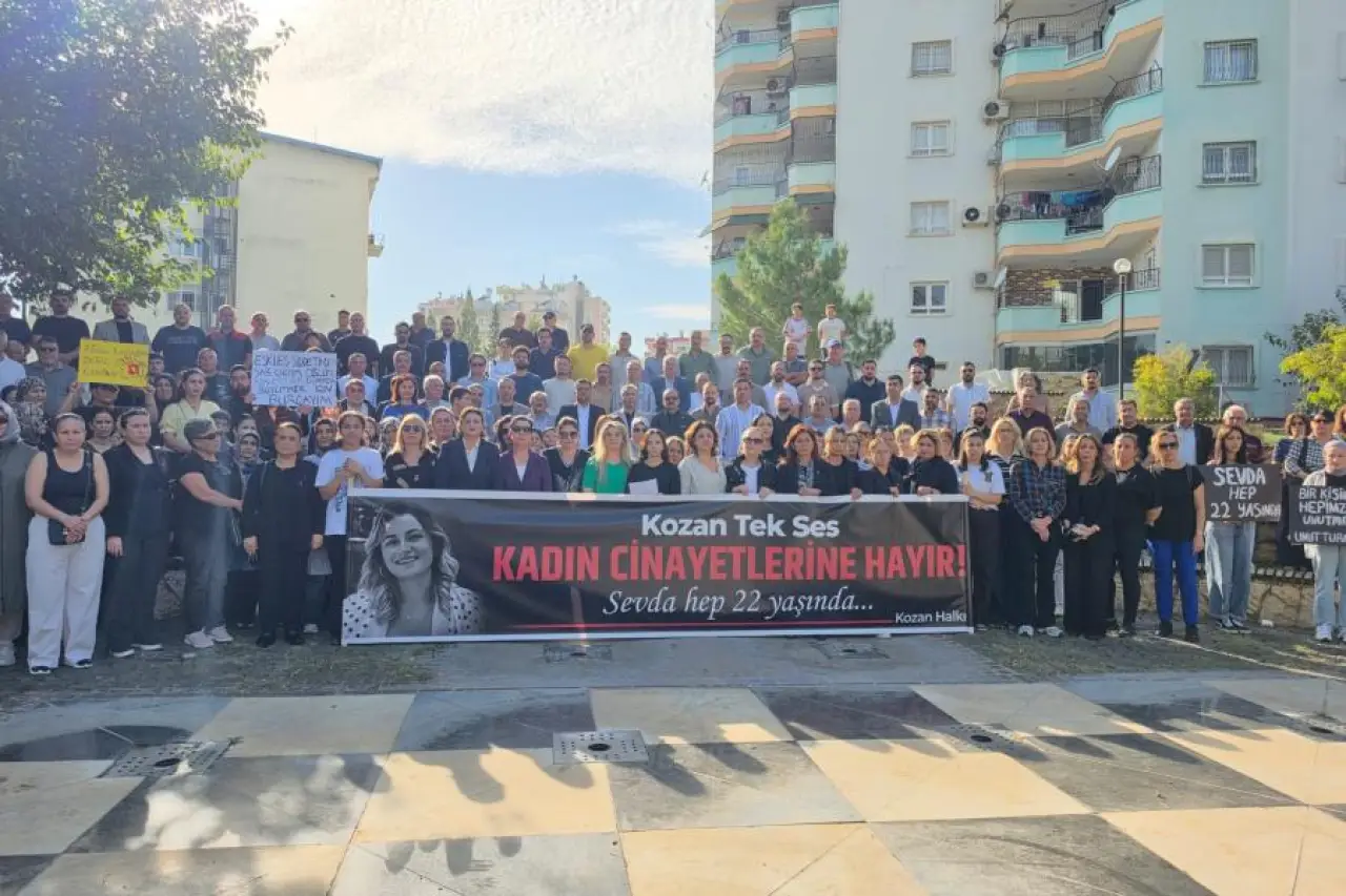 Kozanlılar Kadın Cinayetini Protesto Etti: 'Sevda Hep 22 Yaşında Kalacak'