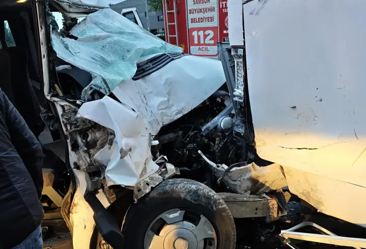 Samsun’da 3 aracın karıştığı zincirleme kaza; 7 yaralı