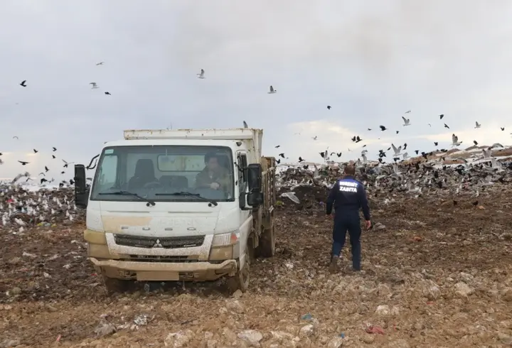 Van'da son kullanma tarihi geçmiş 1 ton gıda imha edildi
