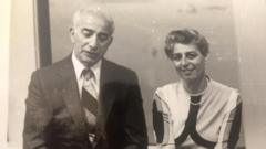 Patronlarının yatırımlarını kopyalayıp sessizce milyoner olan sekreter