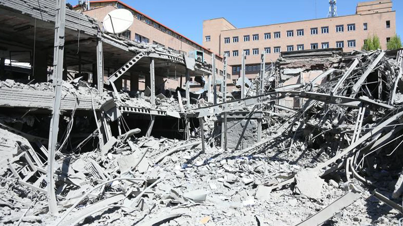 İran: ABD ile İsrail'in saldırılarında 125 bin 630 sivil birim hasar gördü