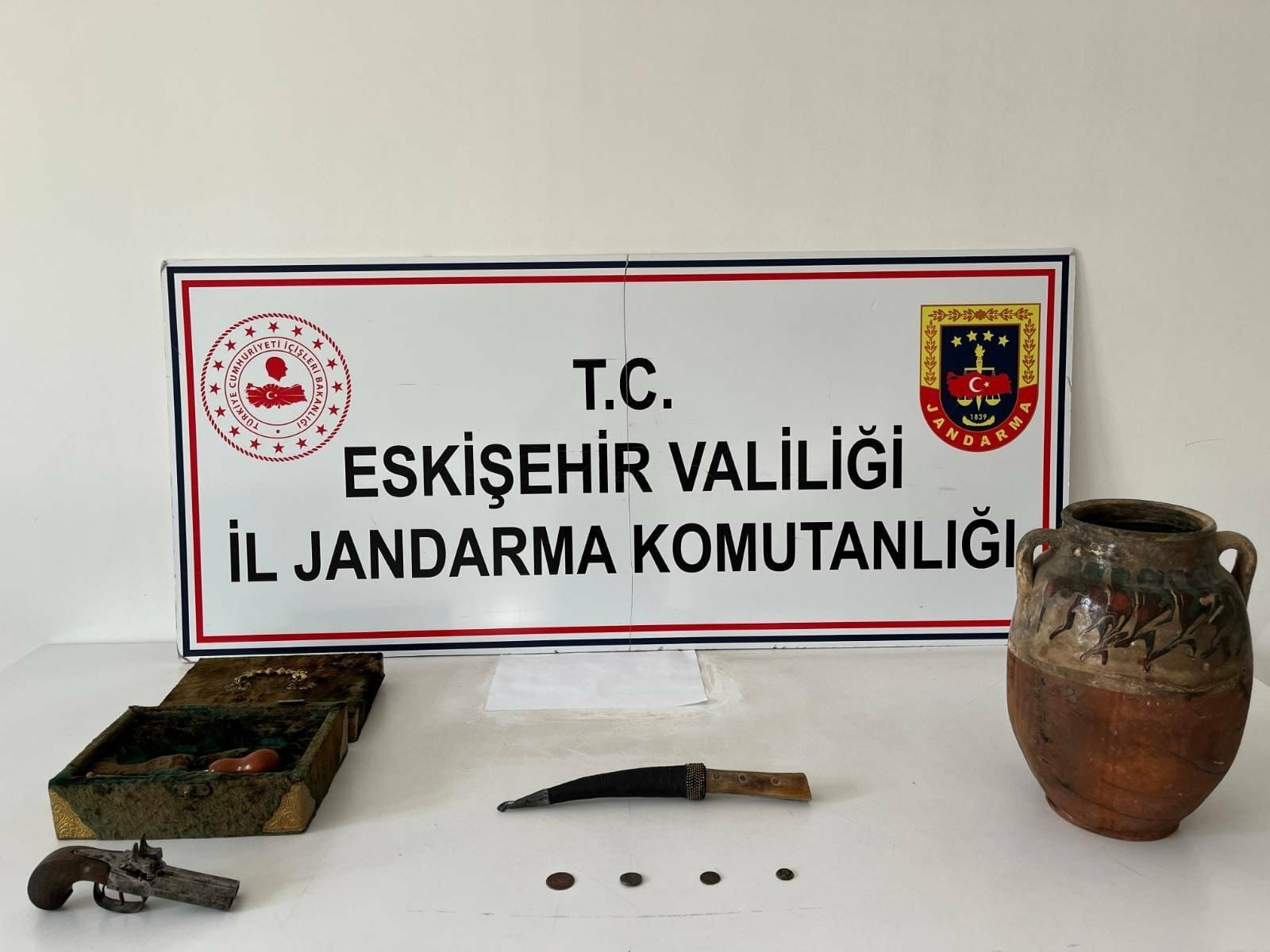 Eskişehir’de tarihi eser operasyonu: 7 obje ele geçirildi
