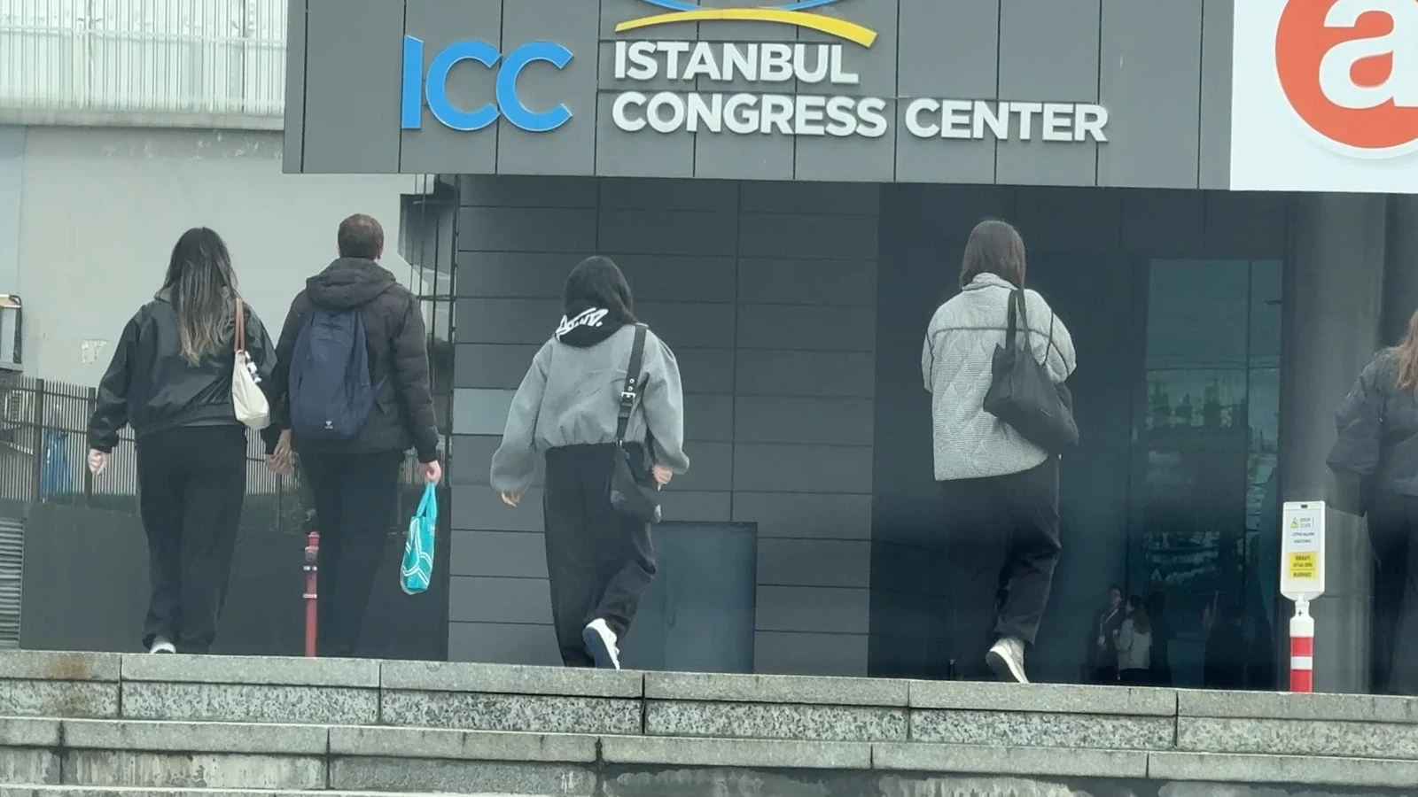 İstanbul'daki 5 Bin Kişilik Konserde Facia: 2 Kişi Öldü