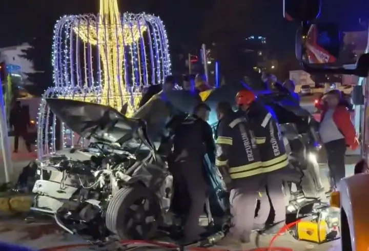 Freni boşalan kamyon önüne çıkan 6 araca çarptı: 8 yaralı