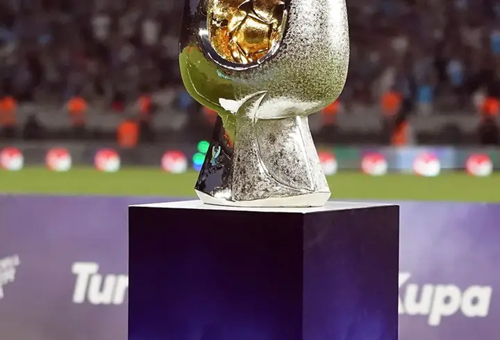 SON DAKİKA | Galatasaray – Fenerbahçe Süper Kupa maçının saati değişti