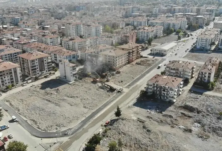 Palmiye Sitesi davasında karar: 10 sanığa hapis, 4 sanığa beraat