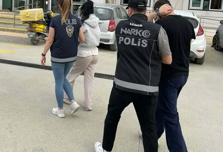 İzmir'de 3 ilçede uyuşturucu operasyonu: 5 gözaltı; şüphelilerden 2'si tutuklandı