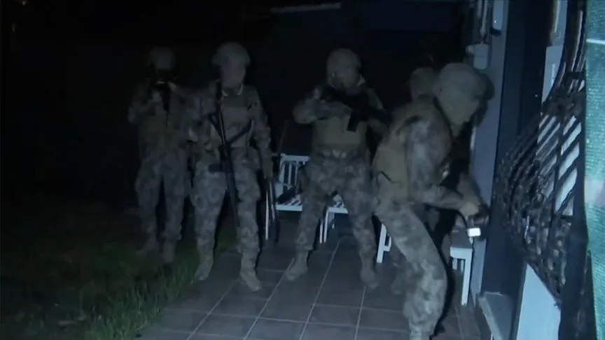 İstanbul'da uyuşturucu satıcılarına yönelik operasyonlarda 11 şüpheli yakalandı
