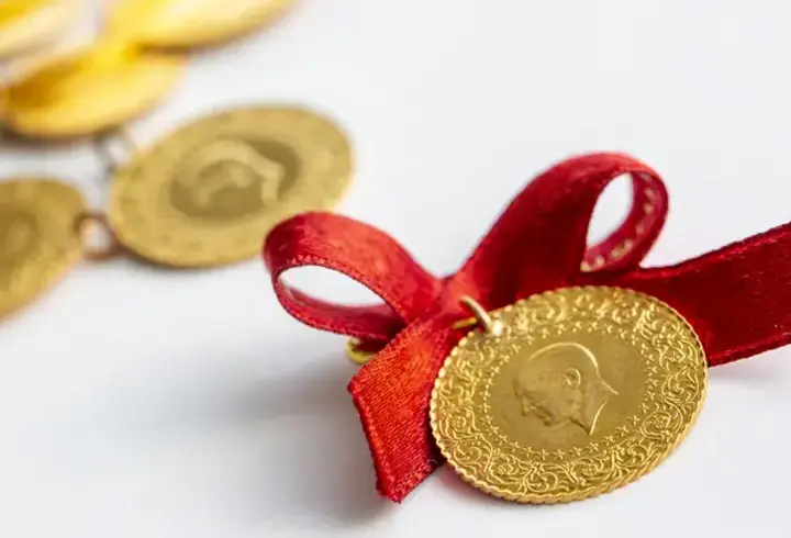 Küçük yatırımcı risk altında! Altın vuruşu kapıda mı? Hedef seviye 6 bin dolar!