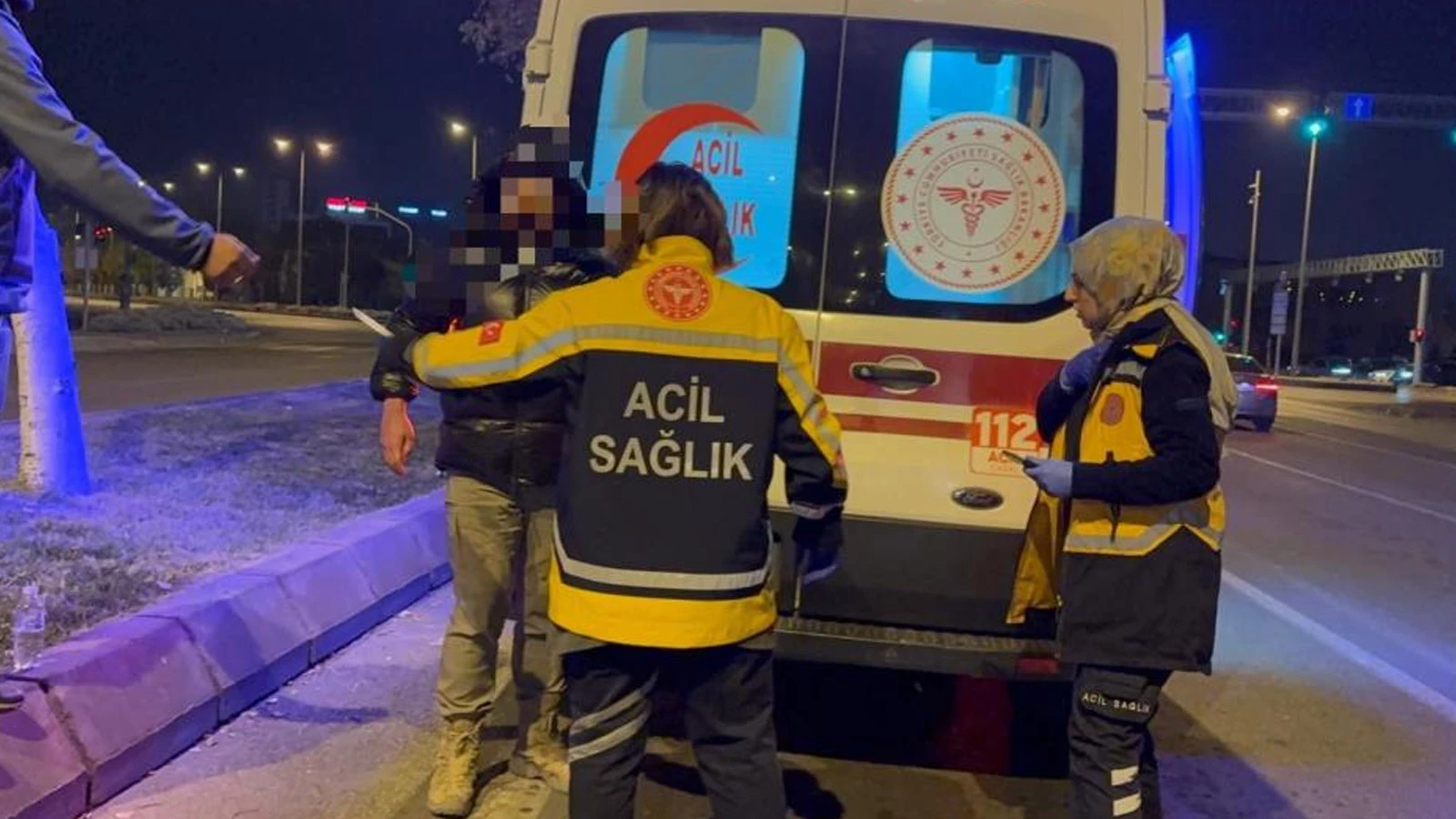 Kayseri'de intihara kalkışan adam, refüjde hareketsiz yatarken bulundu