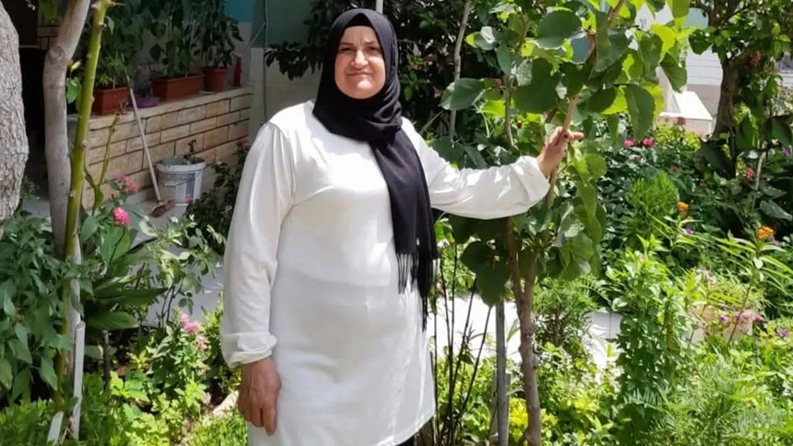 Adana'da boşandığı erkek tarafından katledilen Neriman Onur toprağa verildi