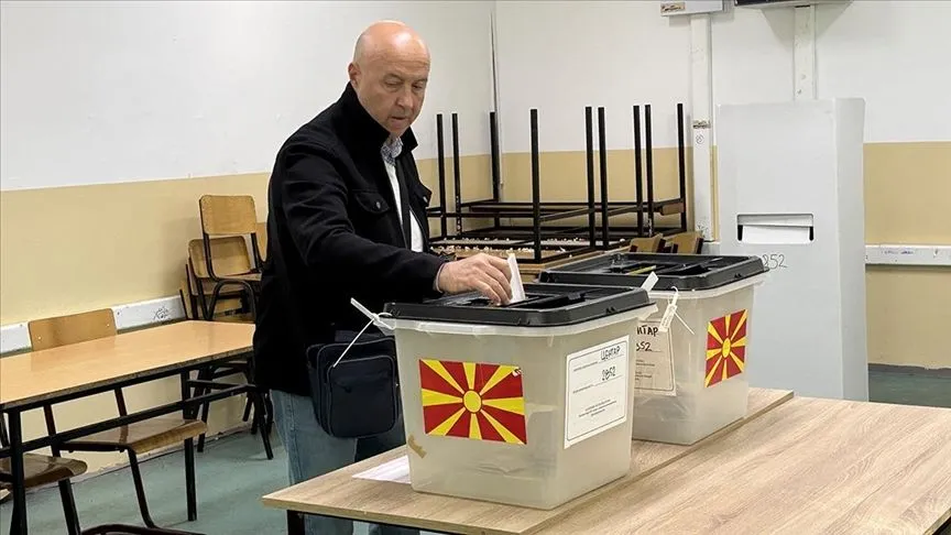 Kuzey Makedonya'da halk, yerel seçimin ikinci turu için sandık başında