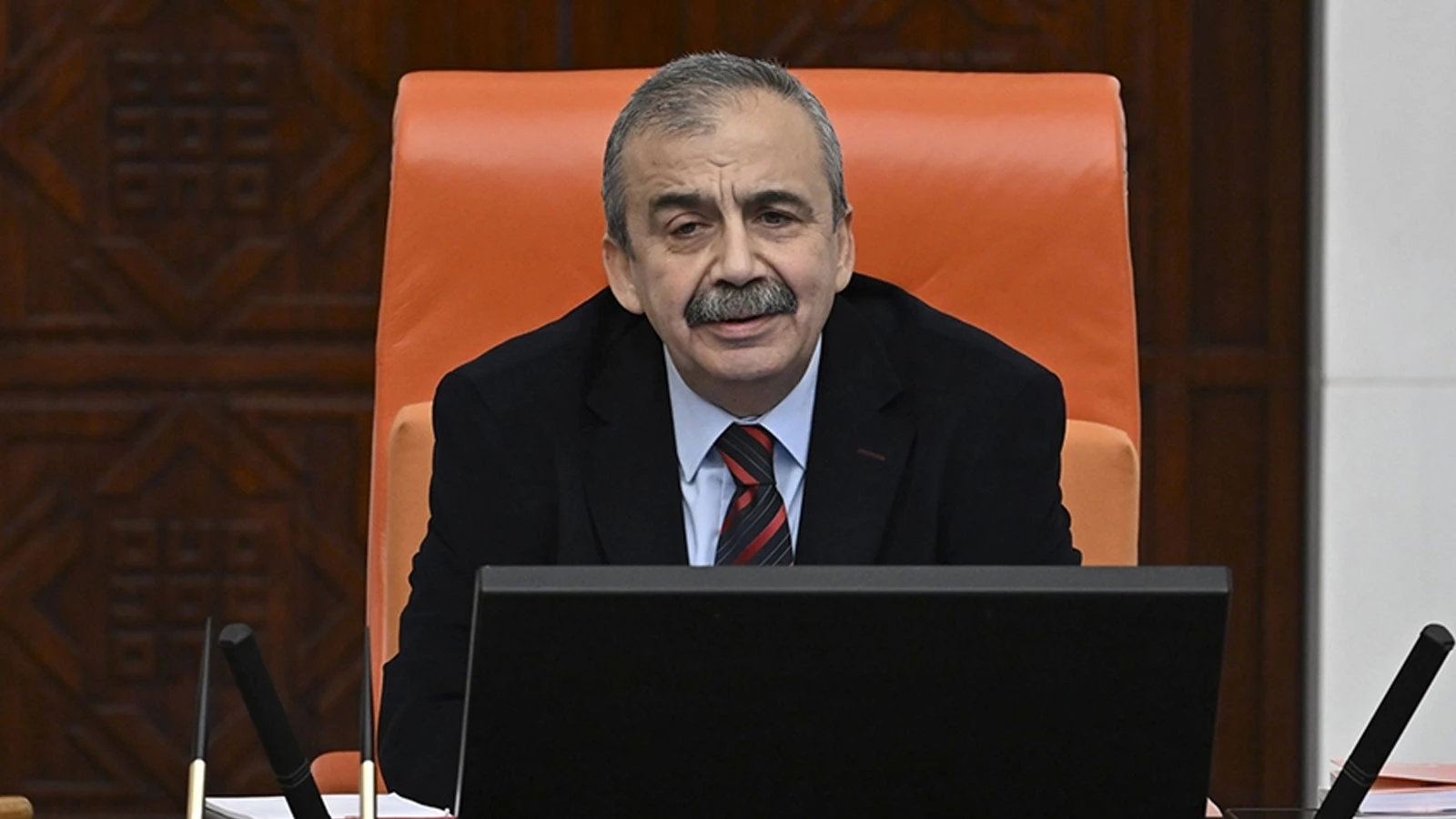 Sırrı Süreyya Önder 5 Mayıs Pazartesi günü son yolculuğuna uğurlanacak