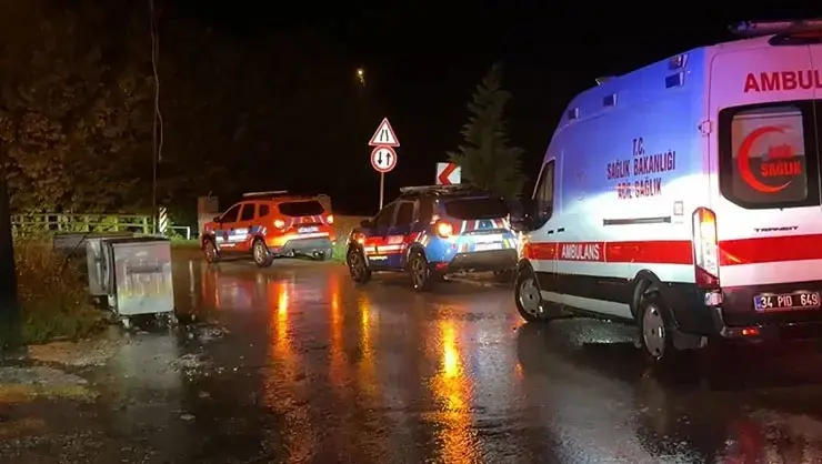 İstanbul’da Dere Taştı, Otomobil Sele Kapıldı! Kayıp 2 Kişi Aranıyor