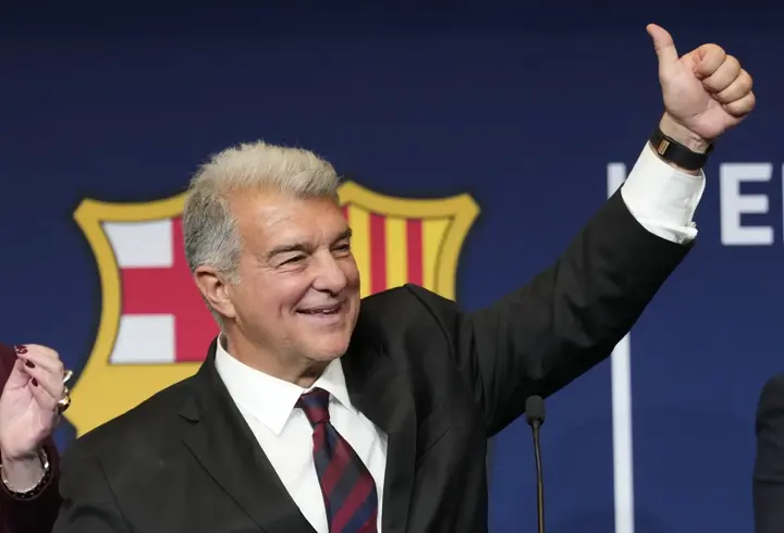 Joan Laporta, açık ara farkla yeniden Barcelona başkanı seçildi