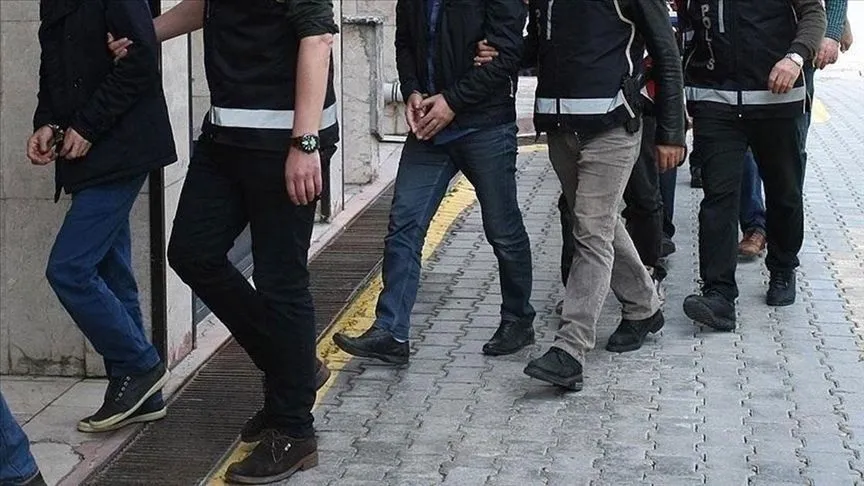 İstanbul merkezli 36 ilde terör örgütü FETÖ'ye yönelik operasyonda 56 zanlı yakalandı