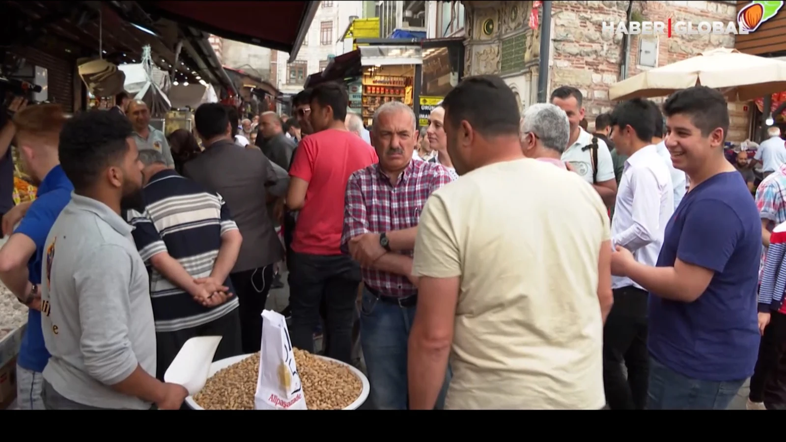 Uzmanından geleneklerle ilgili flaş tespit: Bayram ziyareti yerini tatile mi bıraktı?