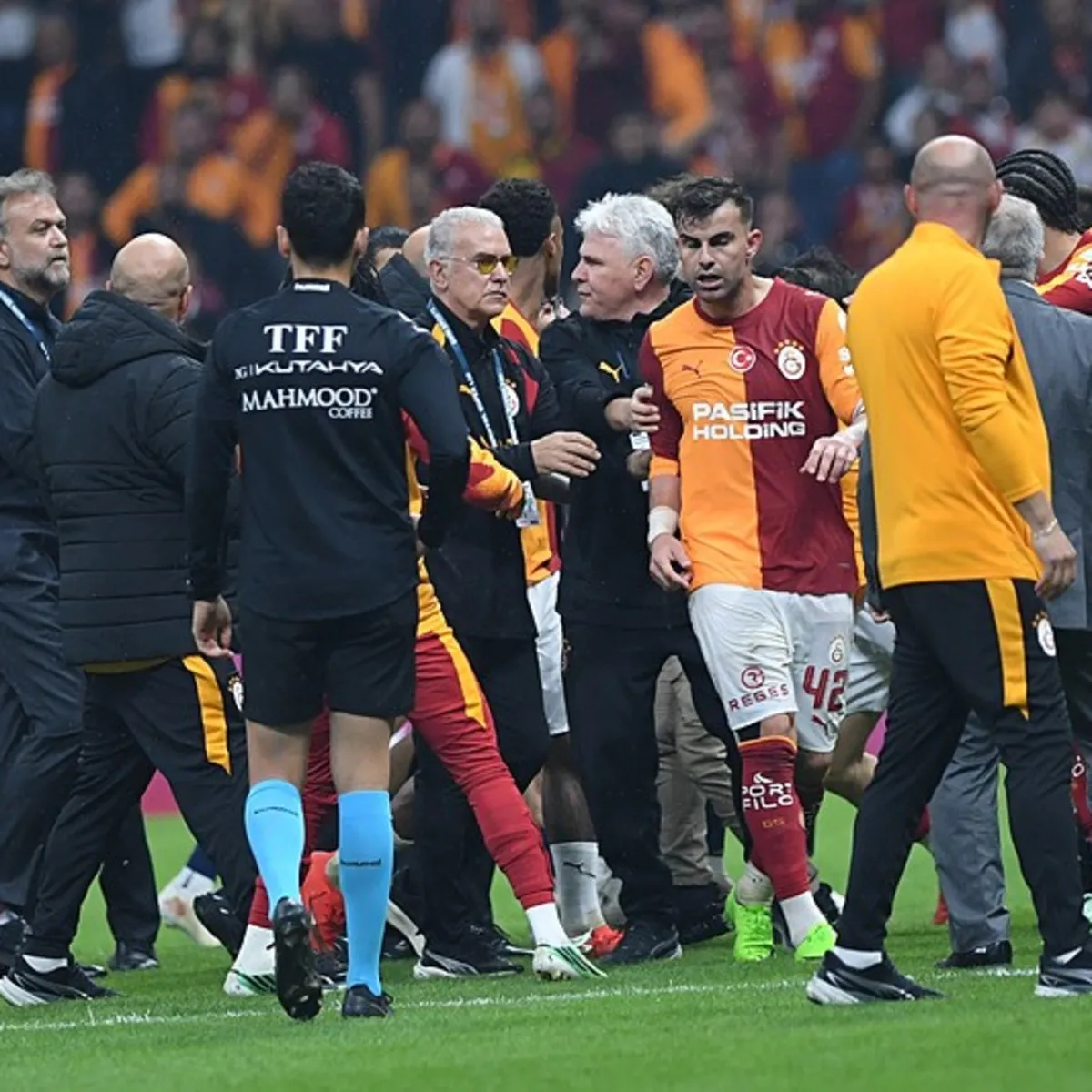Fenerbahçe'den Galatasaray Derbisi Sonrası Flaş Açıklama! "Cezasız Kalmamalıdır"