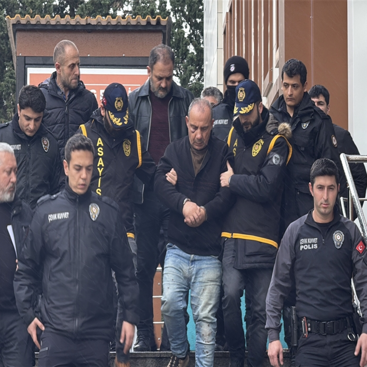 Silahıyla X-Ray cihazından geçip SGK avukatı öldürdü!