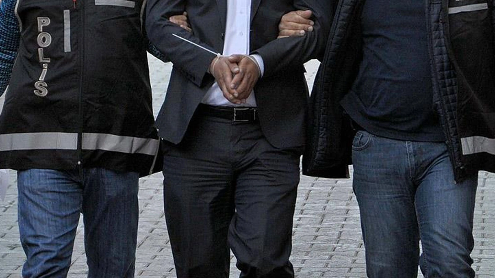 Miras için kardeşini öldürdü; karısıyla birlikte tutuklandı