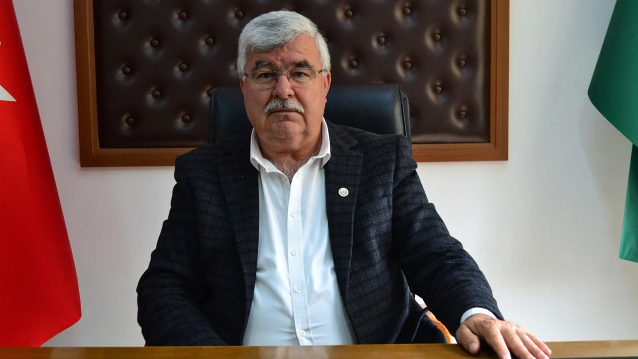 "Mersinli şeftali üreticisi maliyetin yarısına ürün satıyor"