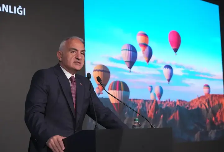 Dokuz Aylık Turizm Geliri 51 Milyar 278 Milyon Dolara Ulaştı
