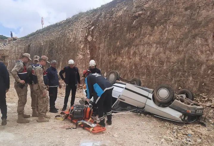 Otomobil, 8 metreden uçtu: 1 ölü, 1 yaralı