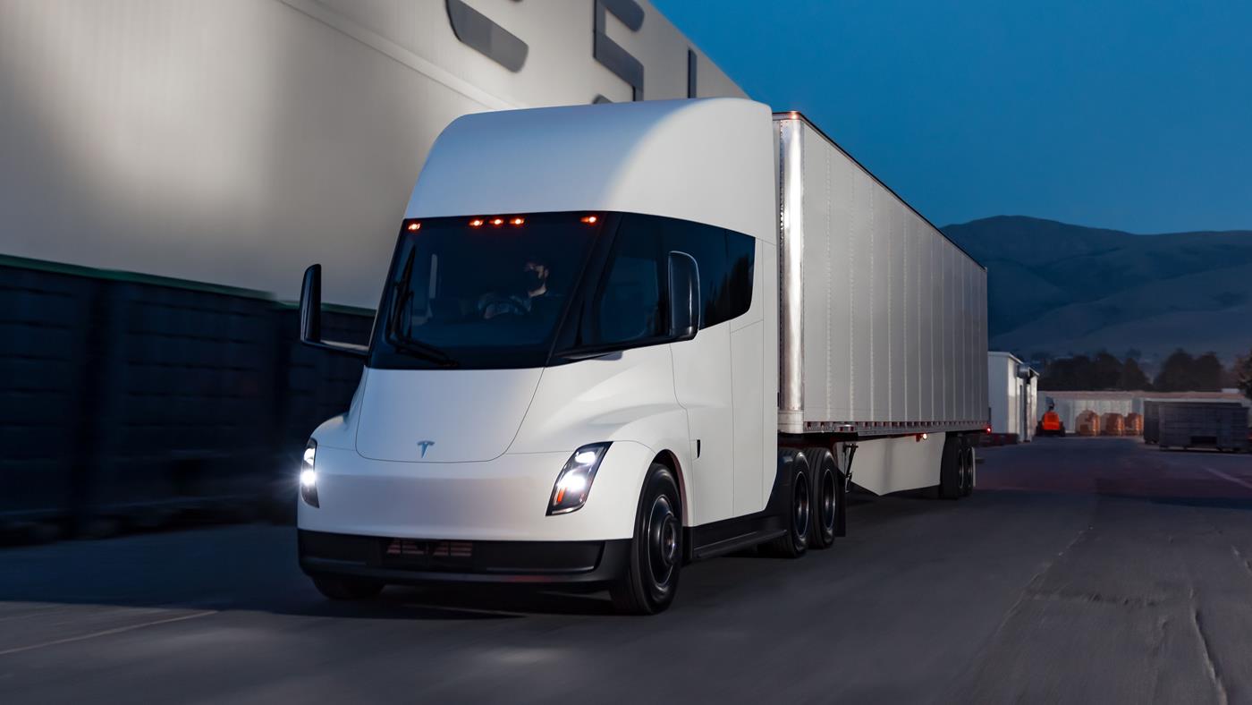 Tesla, seri üretimden önce Semi'nin teknik özellikleri açıkladı