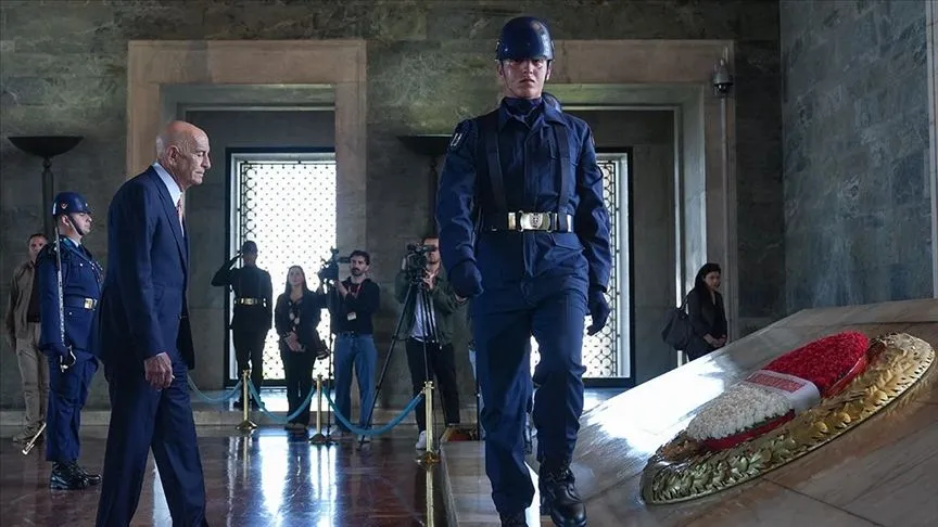ABD'nin Ankara Büyükelçisi Barrack, Anıtkabir'i ziyaret etti