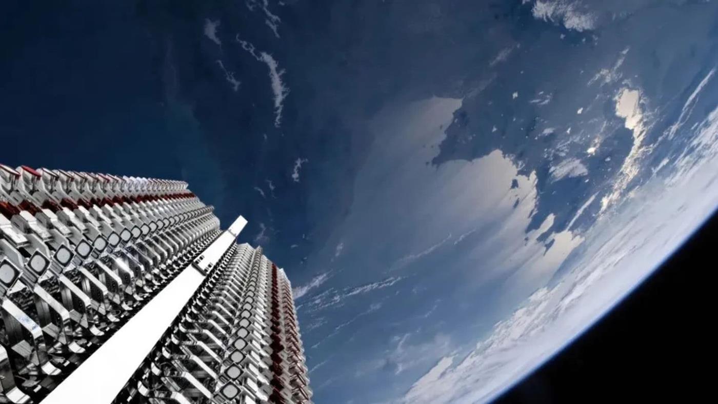 Starlink, çarpışma riski nedeniyle binlerce uydunun yörüngesini düşürüyor
