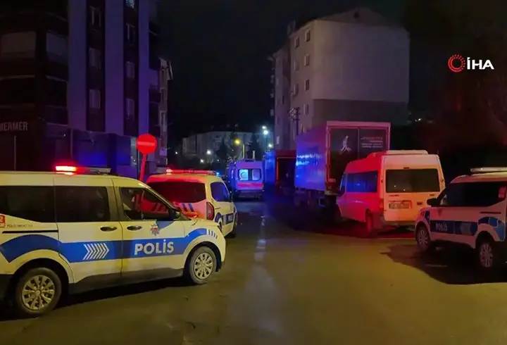 15 yaşındaki çocuk babası ve ağabeyini silahla öldürdü