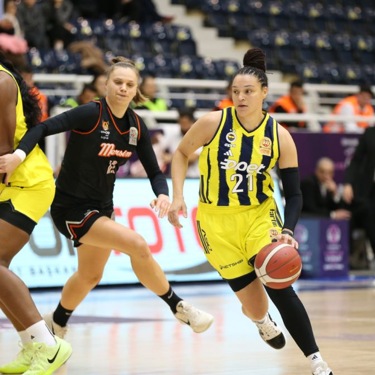 Çimsa ÇBK Mersin-Fenerbahçe Opet mücadelesi HT Spor'da!