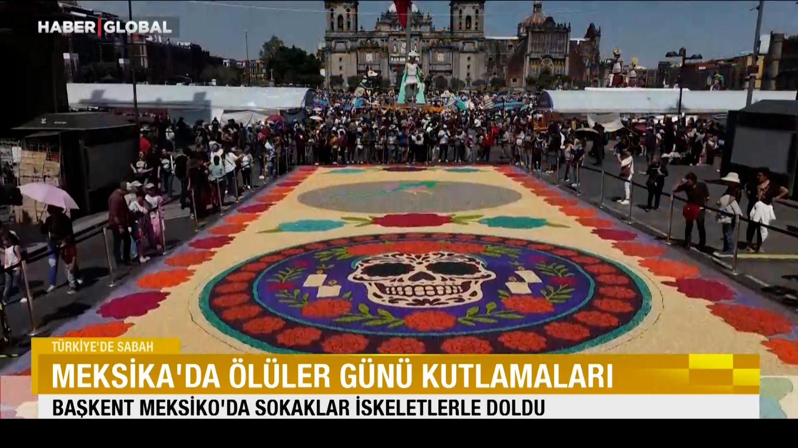 Meksika'da Ölüler Günü kutlamaları: Başkent Meksiko'da sokaklar iskeletlerle doldu