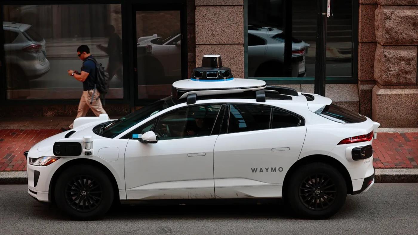 Otonom robotaksi yarışı kızışıyor: Waymo, 3 şehre daha gidiyor