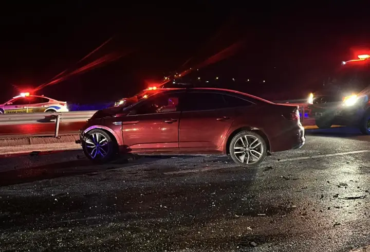 Çanakkale'de 2 otomobil çarpıştı: 5 ölü, 1 yaralı