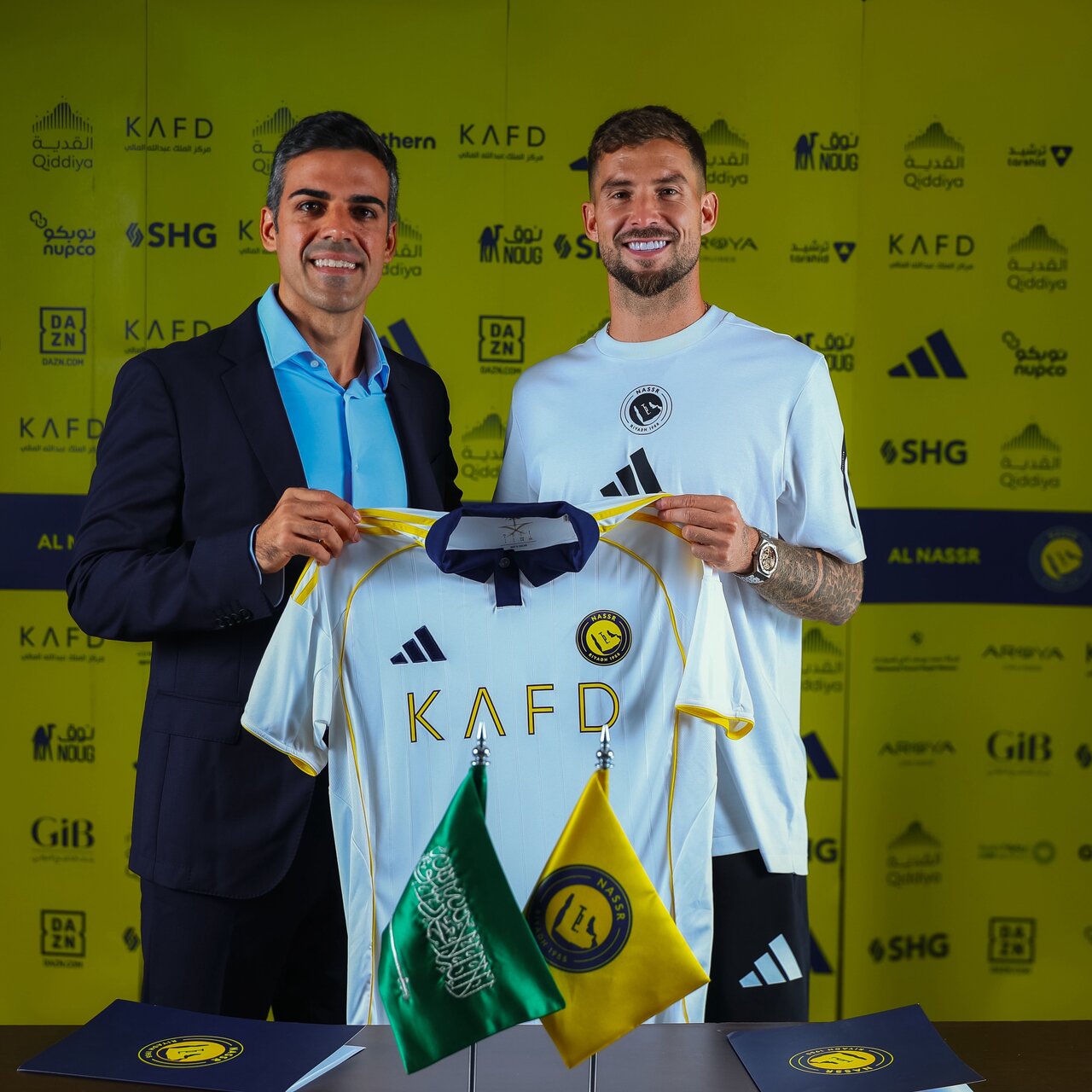 Al Nassr, Inigo Martinez'i renklerine bağladı