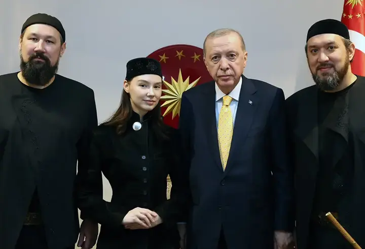 Cumhurbaşkanı Erdoğan, 'Ay Yola' müzik grubu ile bir araya geldi