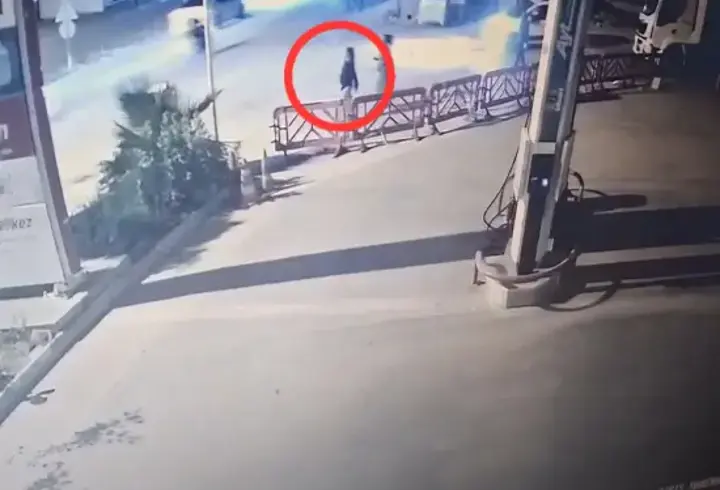 Adana'da bir kadın eski kocasını sokak ortasında silahla vurdu