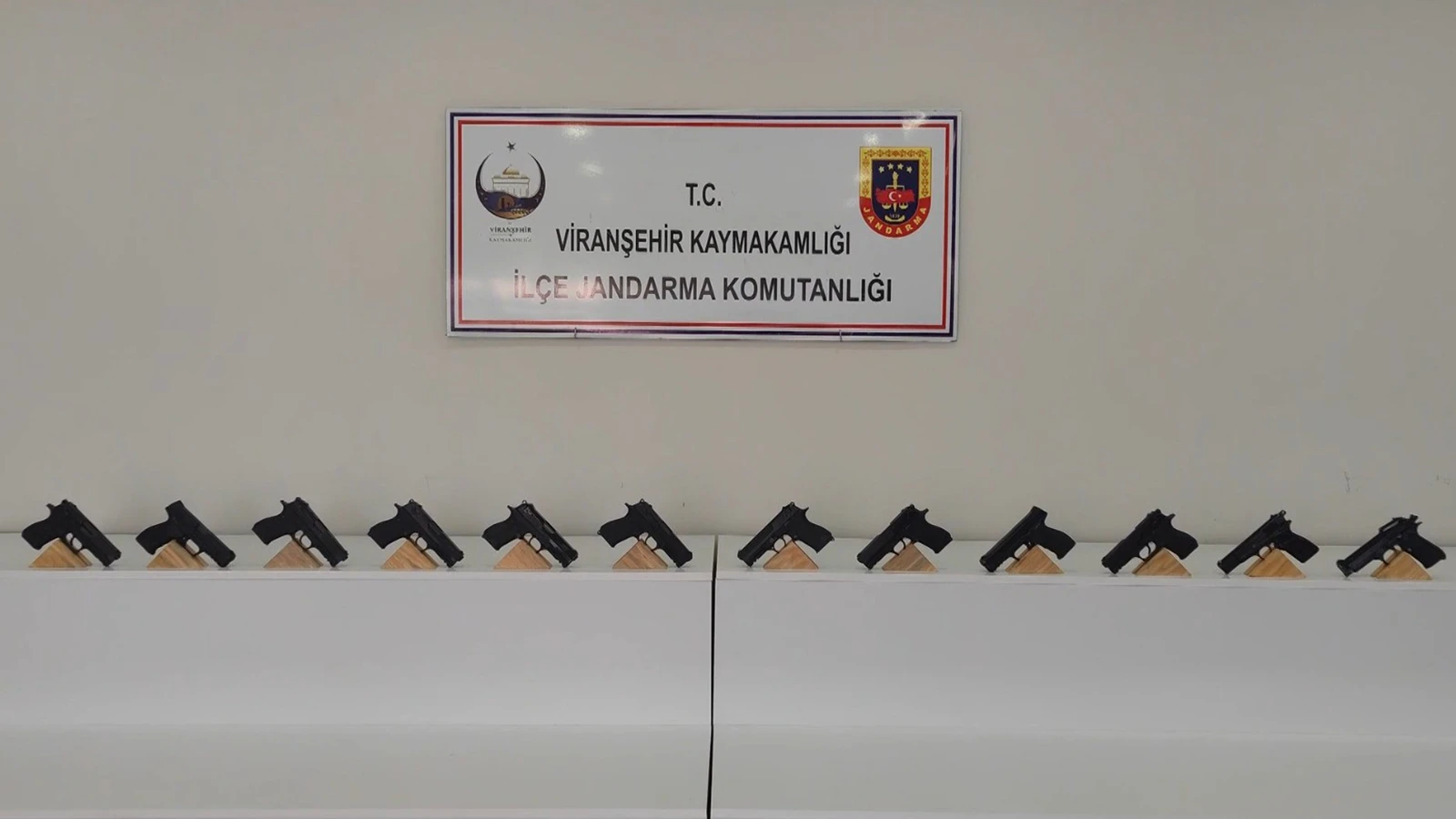 Aramalar pes dedirtti! Çamaşır makinesinden 13 tabanca çıktı