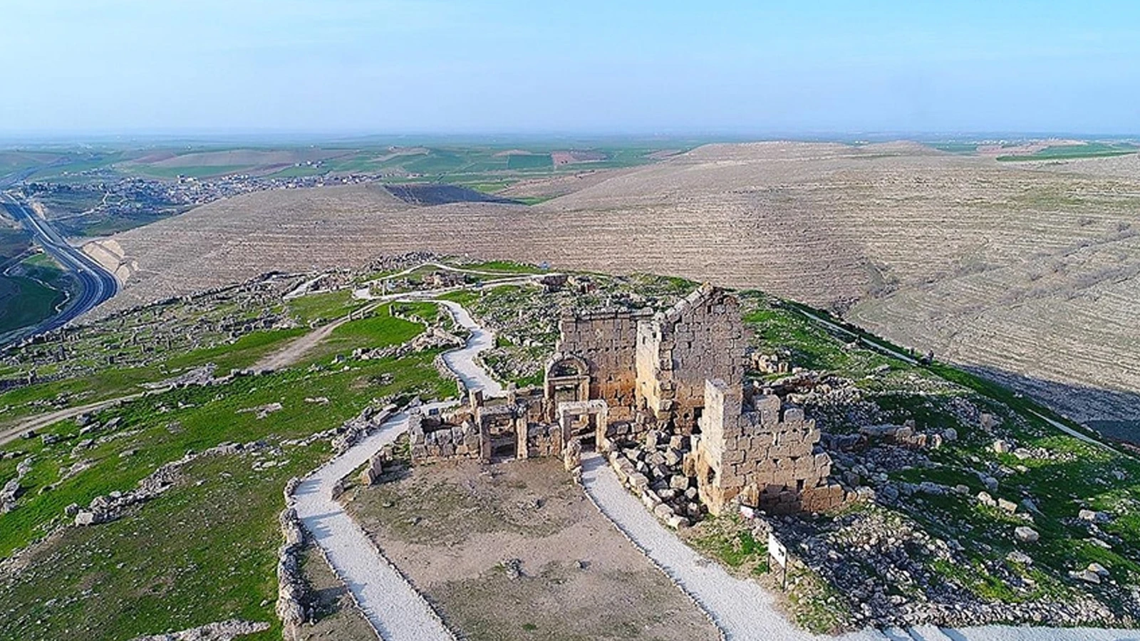 Zerzevan Kalesi'nde 1800 yıllık su dağıtım sistemi bulundu