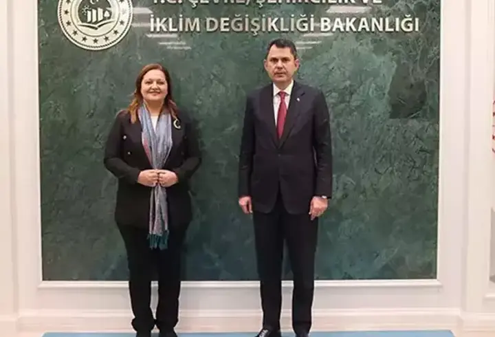 Bakan Kurum, Afyonkarahisar Belediye Başkanı Burcu Köksal’ı kabul etti